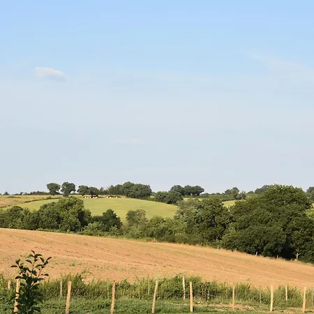Hébergement de vacances Familial Avec Jardin Et Wifi, Animaux Admis - Fr-1-622-77 Vihiers